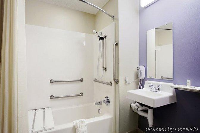 Stay Beyond Inn & Suites Elma Екстериор снимка