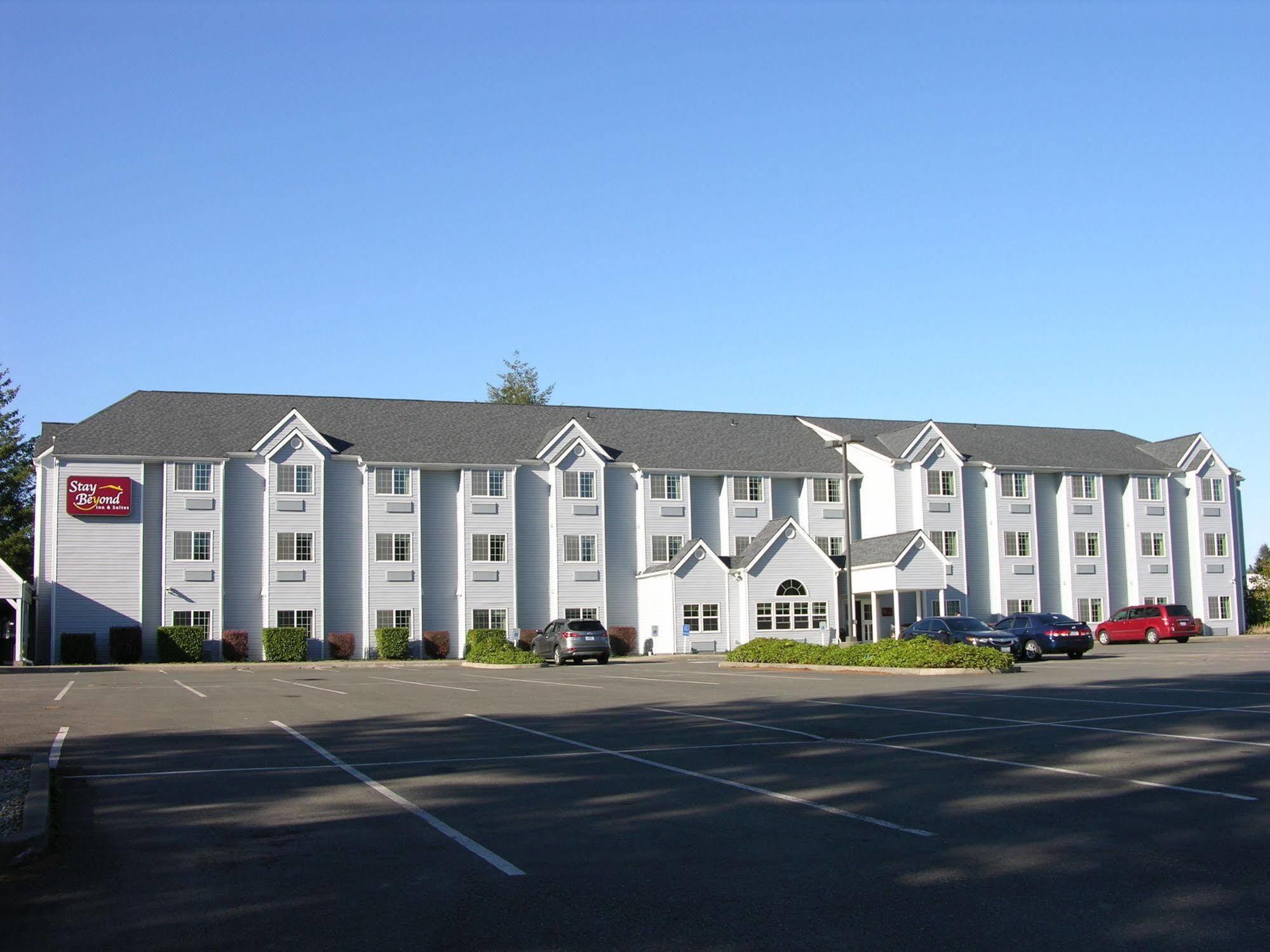 Stay Beyond Inn & Suites Elma Екстериор снимка