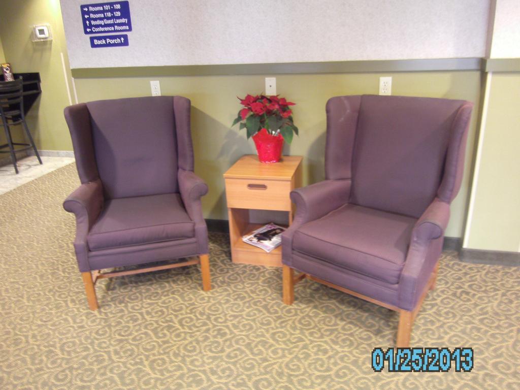 Stay Beyond Inn & Suites Elma Екстериор снимка